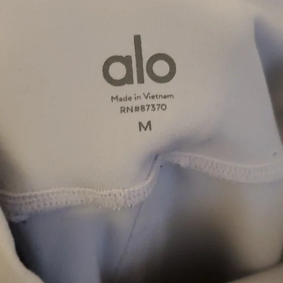 ALO Yoga White Leggings - Picture 6 of 6